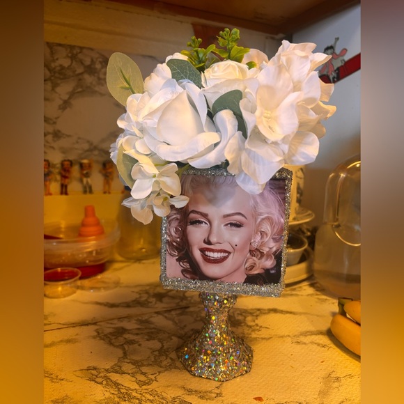 DIYs (2 Separates. Pick Chanel Pic or Monroe) Available. DIY Not VS or from PINK - Picture 5 of 10